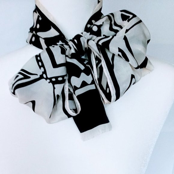 Oscar de la Renta Silk Scarf Geometric Design - Picture 3 of 5